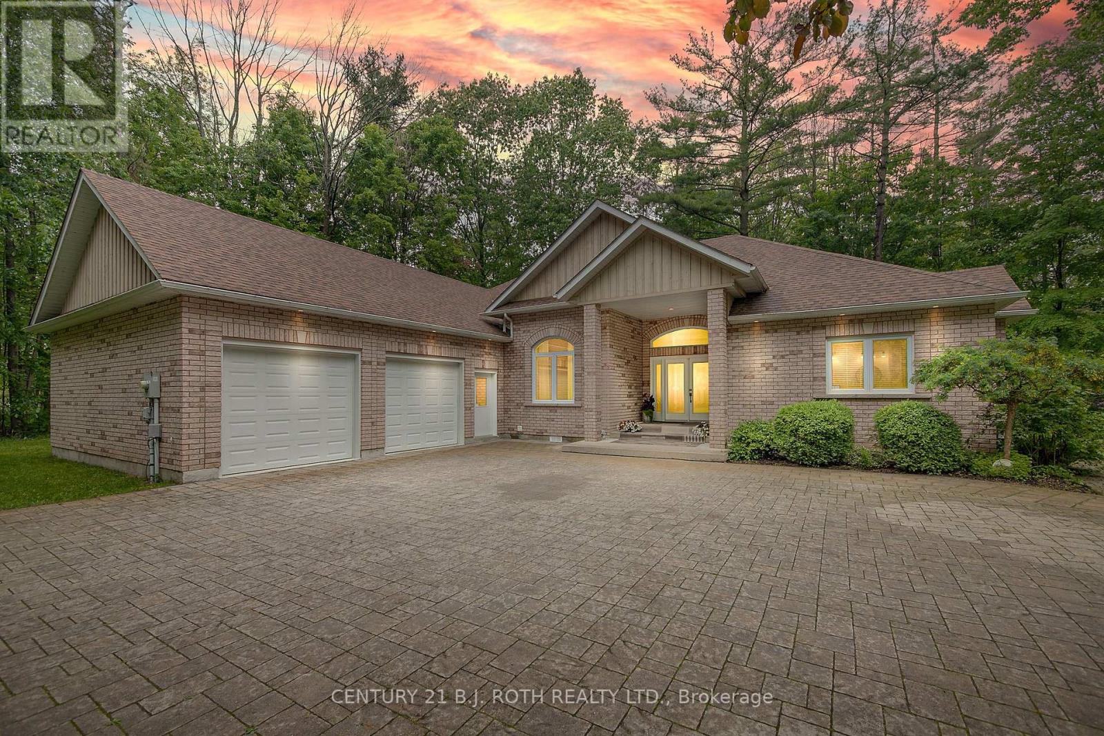 3925 Algoma Ave, Innisfil, ON L9S 2M4