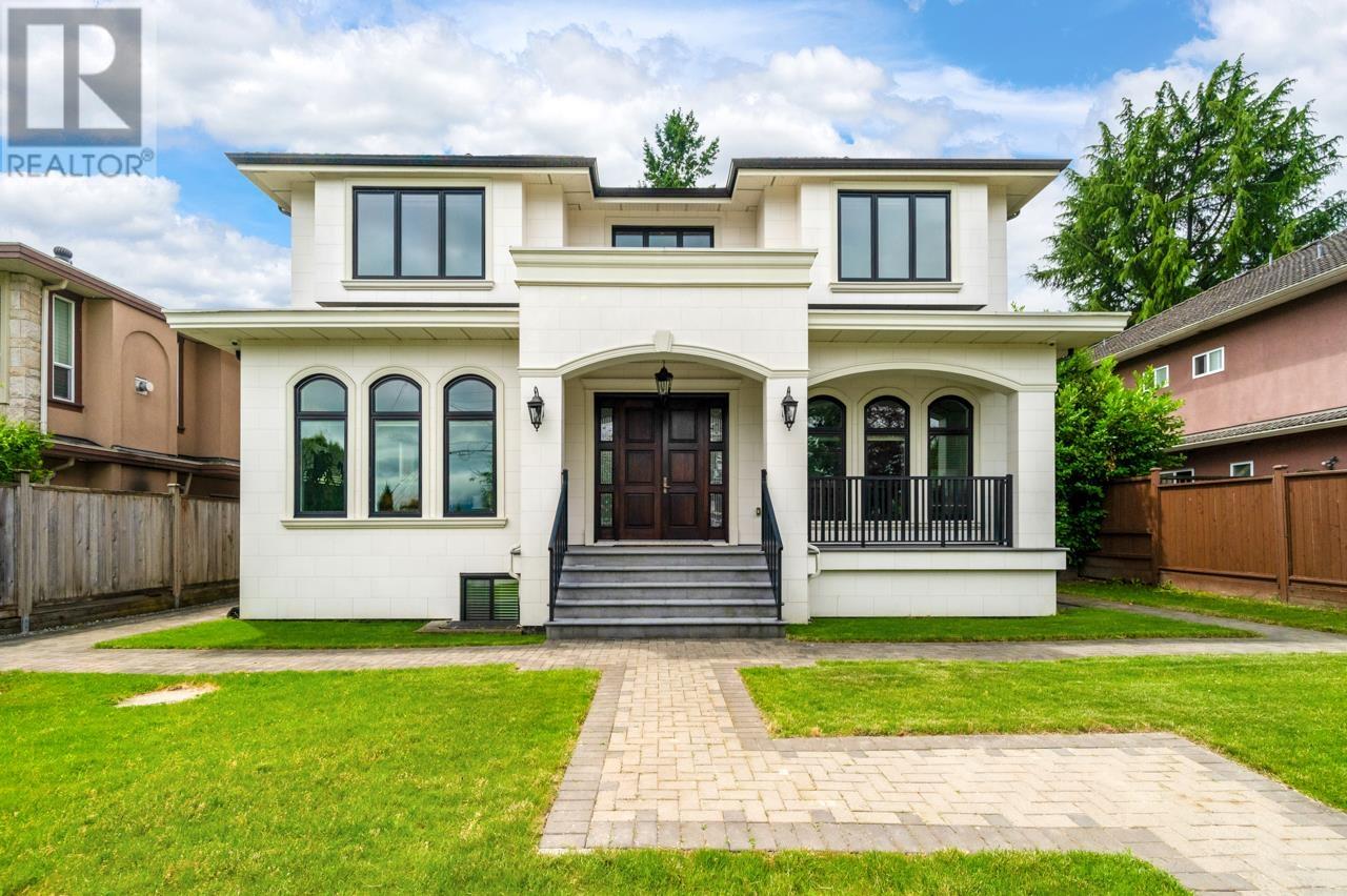 4758 Bond St, Burnaby, BC V5H 1H1