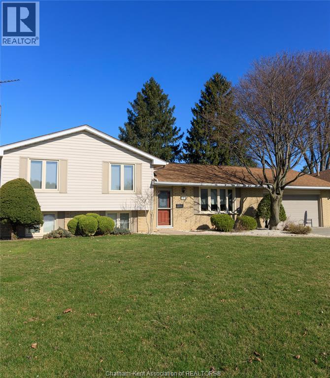 17 Baldoon Rd, Chatham, ON N7L 1C9