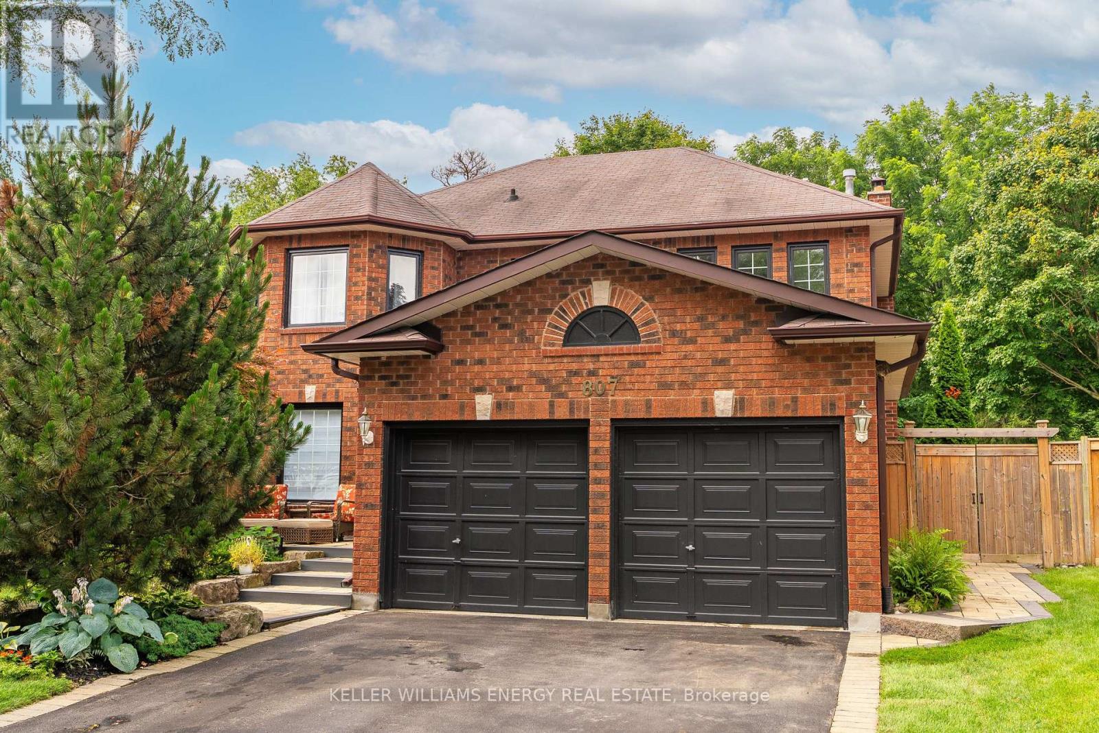 807 Regal Cres, Pickering, ON L1X 2P7
