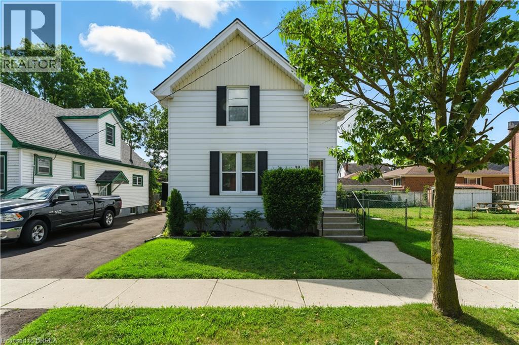 39 Allenby Ave, Brantford, ON N3S 1R1