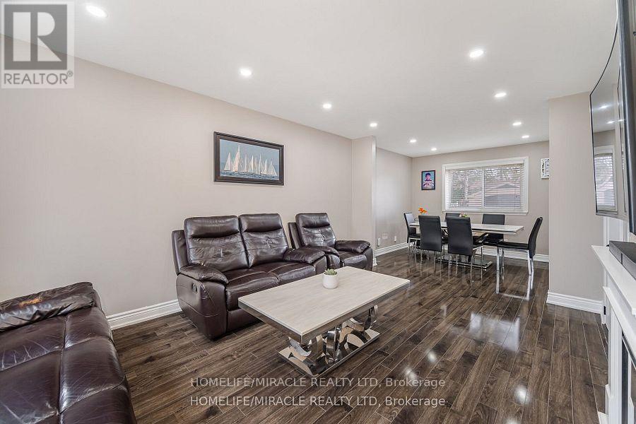 345 Silverstone Dr, Toronto West Humber-clairville, ON M9V 3J8