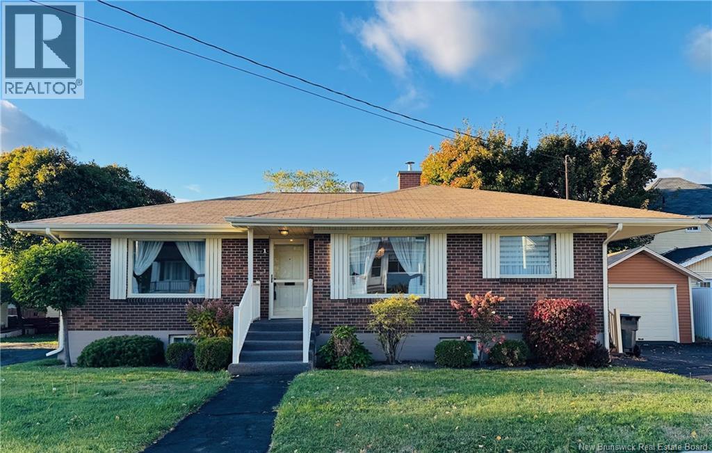 1 Wellington St, Campbellton, NB E3N 1G1