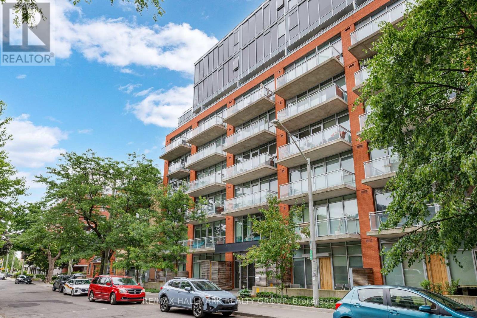 933 340 Mcleod St, Ottawa, ON K2P 1A4