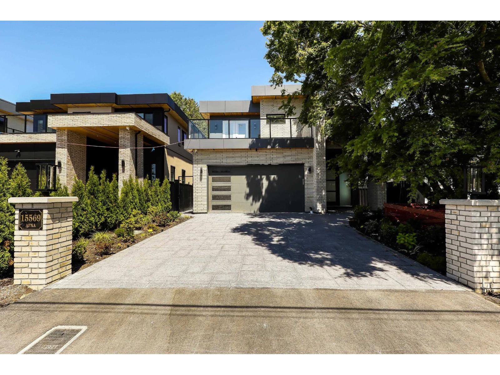 15569 Oxenham Ave, White Rock, BC V4B 2J2