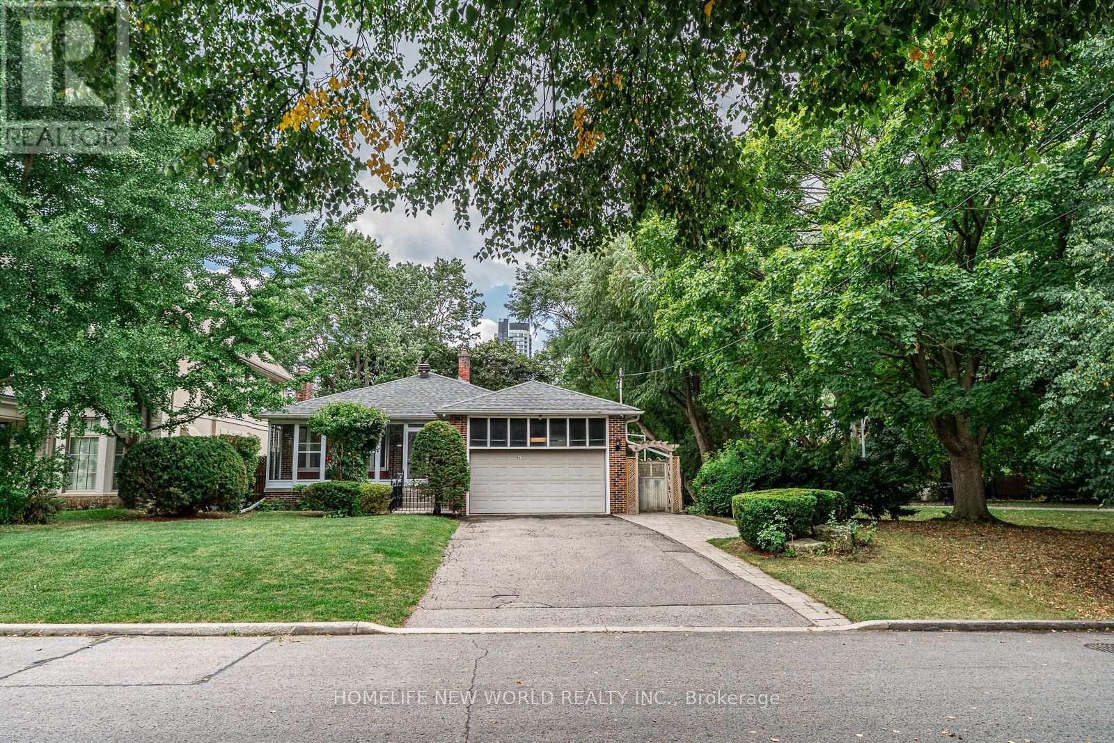 81 Hillcrest Ave, Toronto, ON M2N 3N6