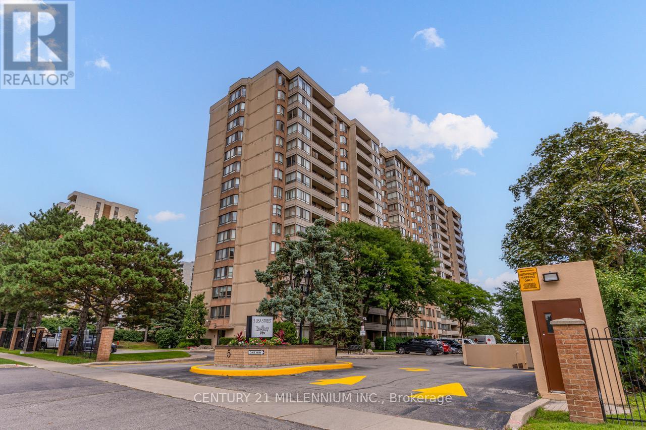 604 5 Lisa St, Brampton, ON L6T 4T4