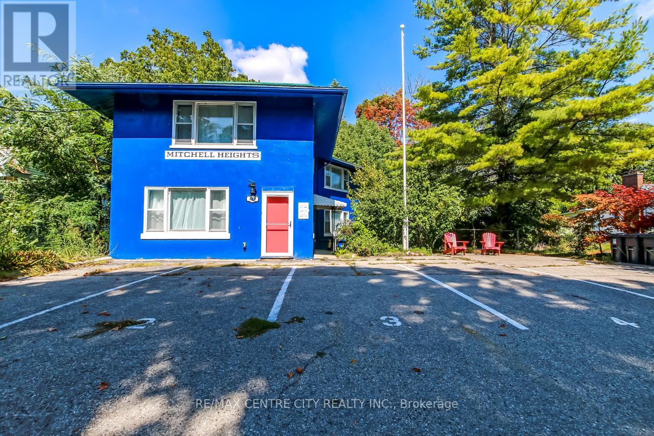483 George St, Central Elgin, ON N5L 1H1