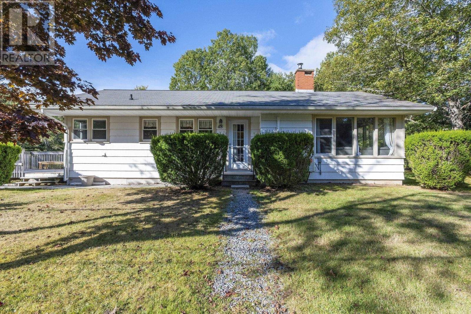 48 Arthur Hatt Rd, Chester Basin, NS B0J 1K0