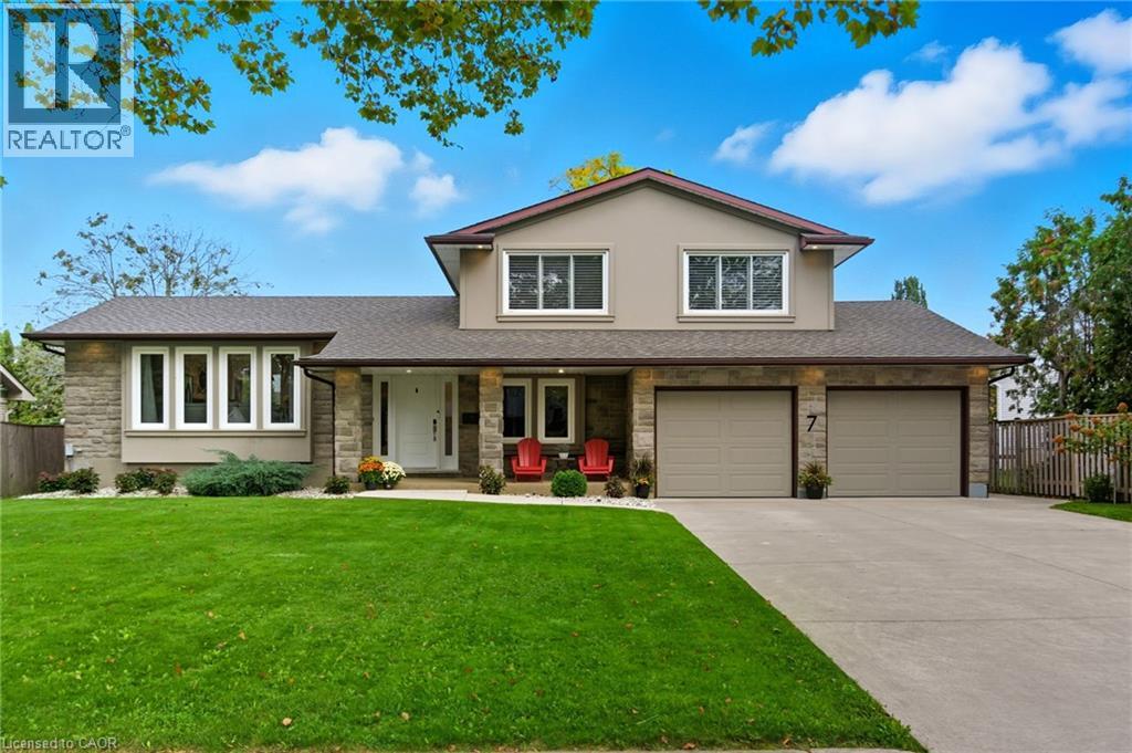 7 Kenmore Cres, St. Catharines, ON L2N 4S4