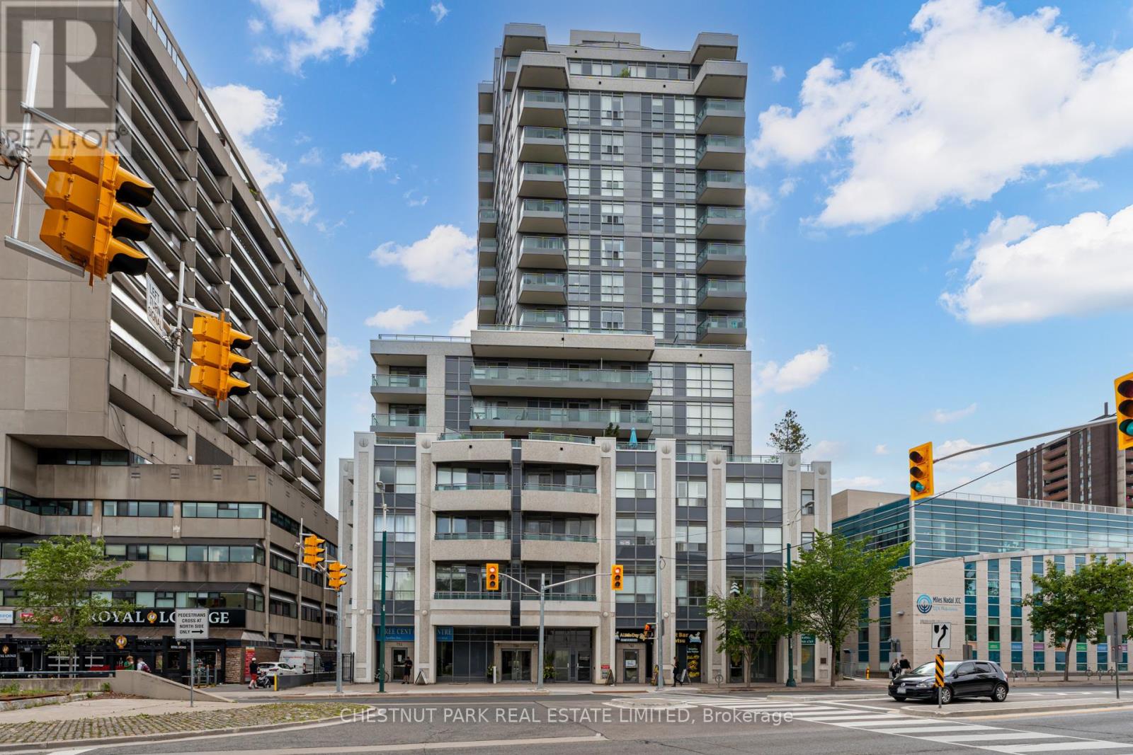 1711 736 Spadina Ave, Toronto, ON M5S 2J2