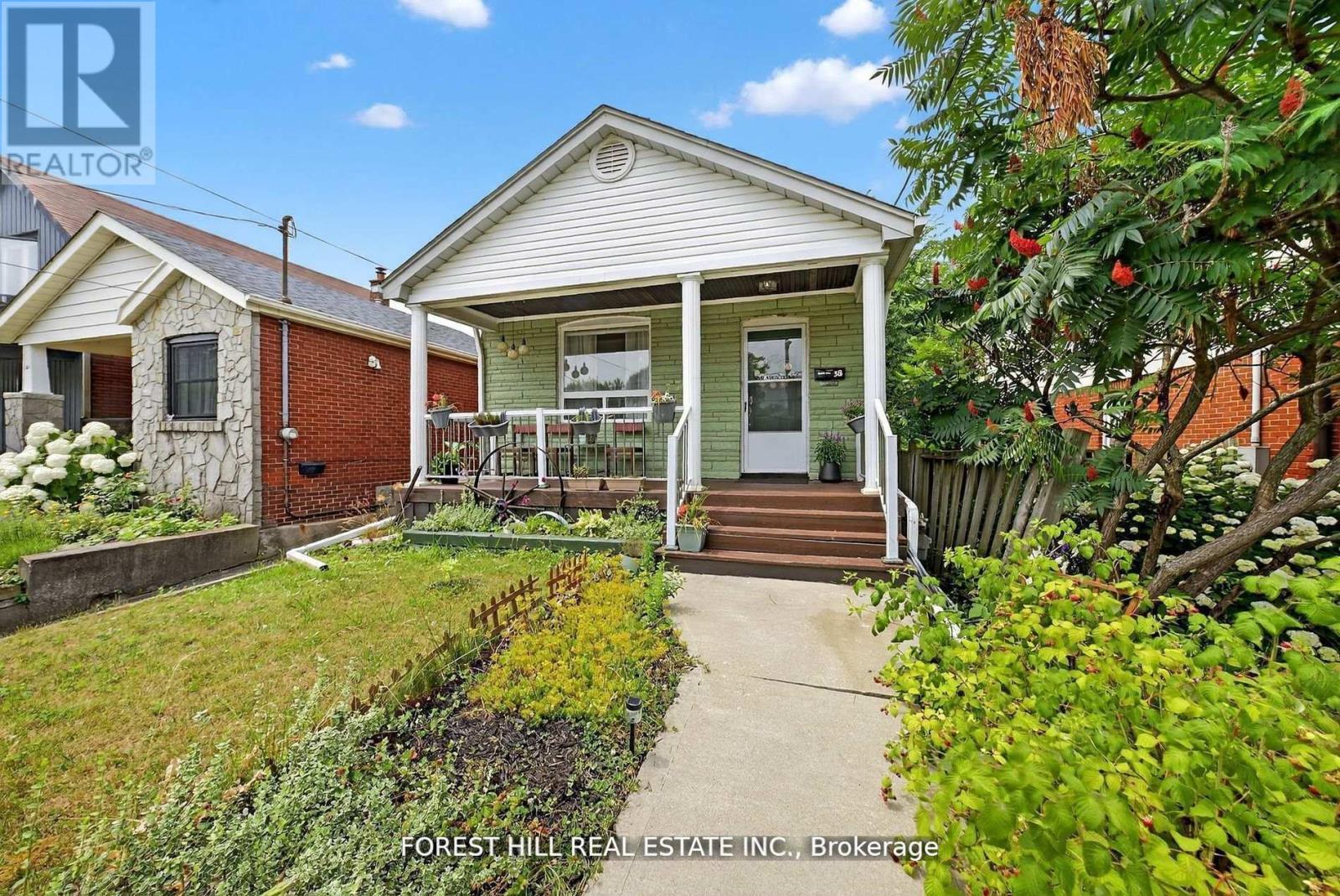 38 Scotia Ave, Toronto, ON M1L 4E6