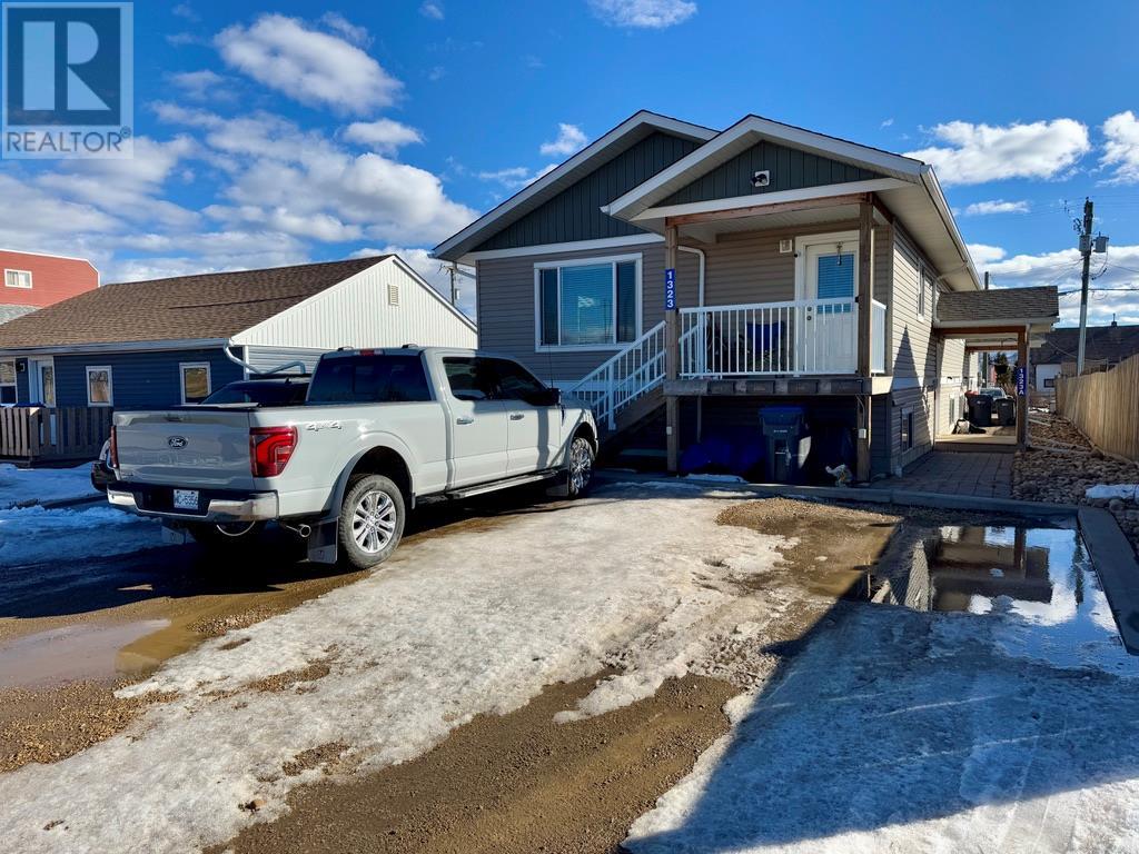 13231325 101 Ave, Dawson Creek, BC V1G 2A4