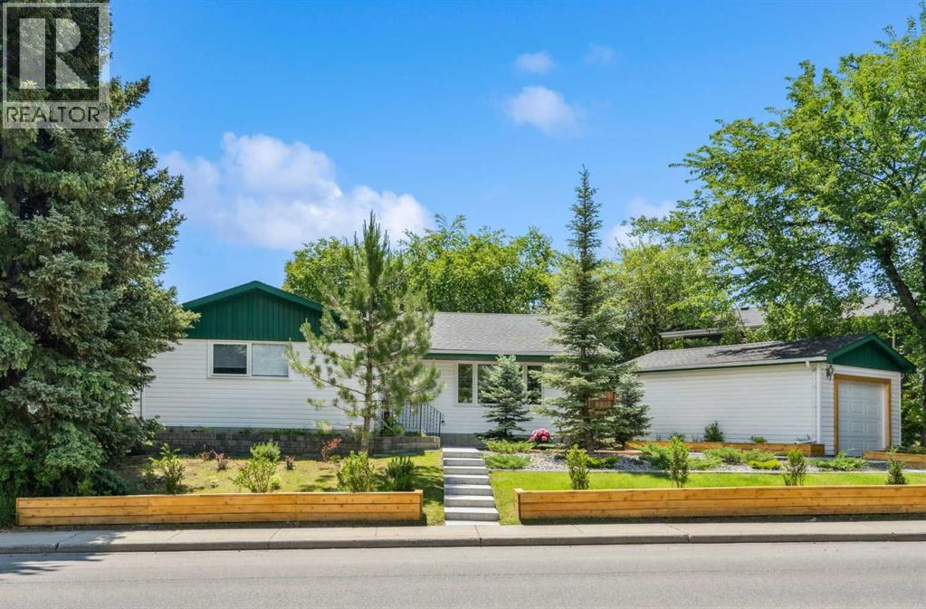 343 Canterbury Dr SW, Calgary, AB T2W 1H8