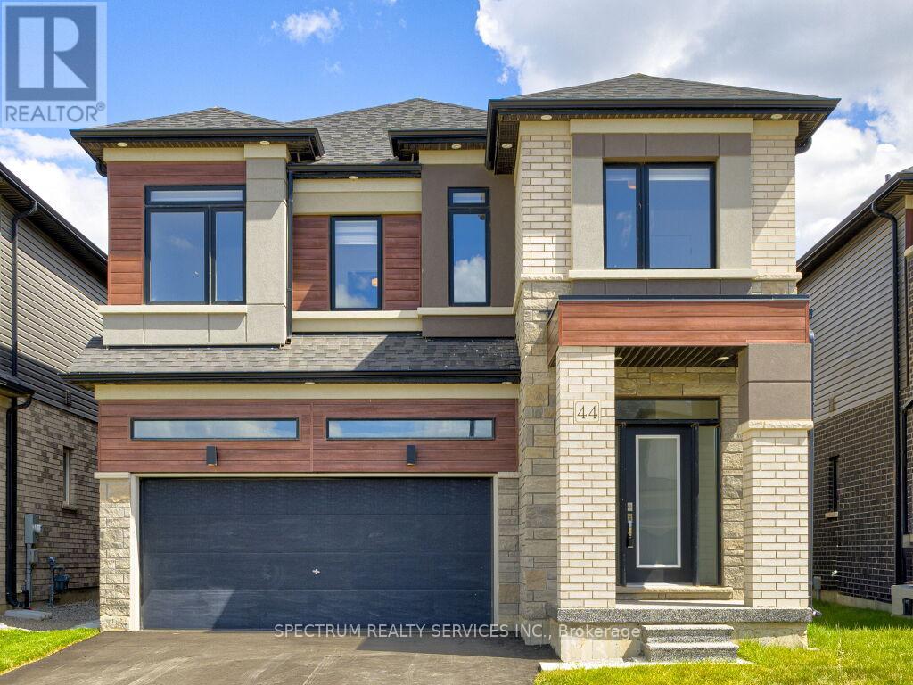 44 Dennis Ave, Brantford, ON N3V 0B9