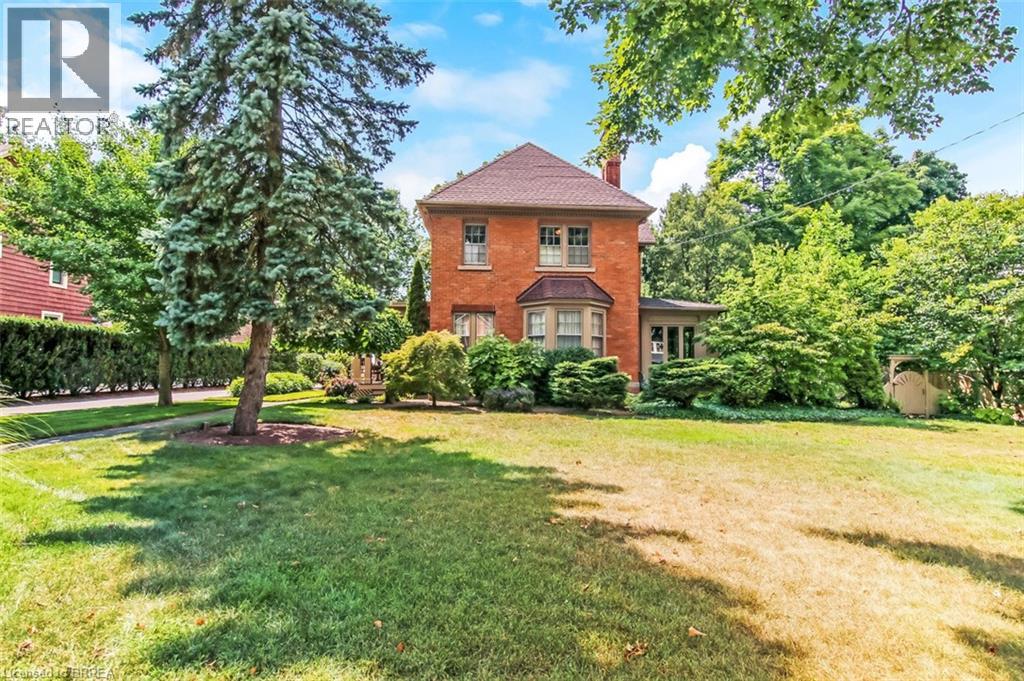 138 St James St S, Waterford, ON N0E 1Y0
