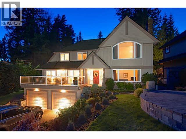 457 Hillcrest St, West Vancouver, BC V7V 2L8