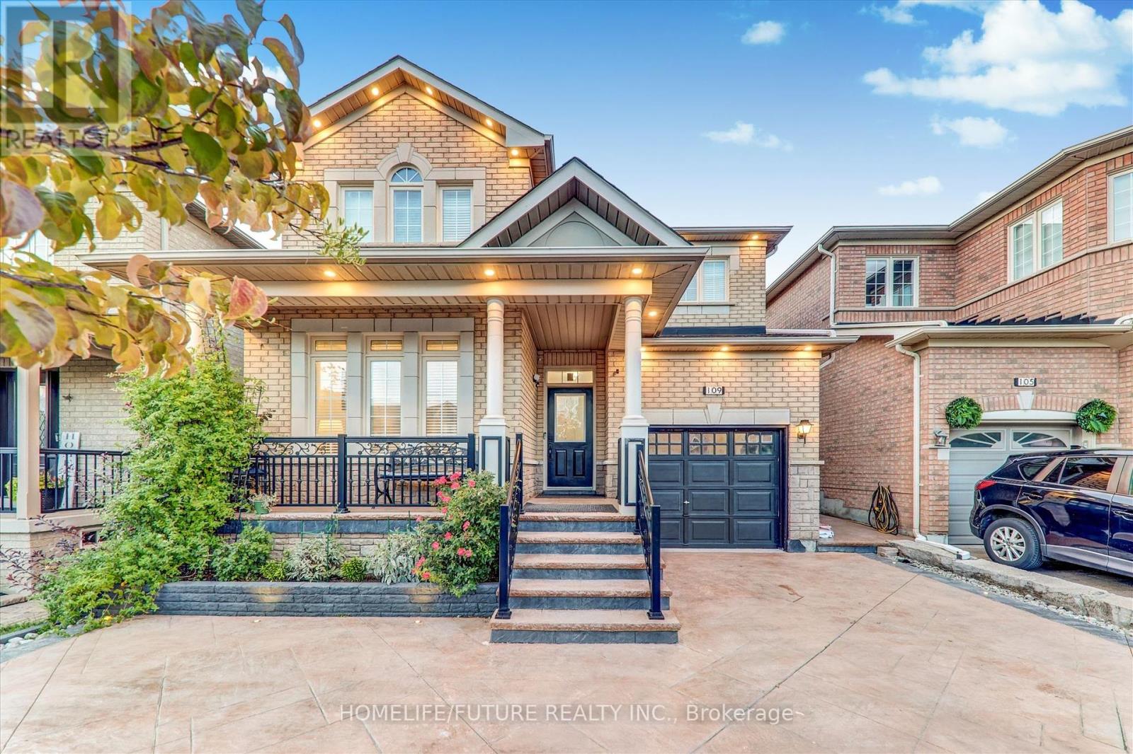 109 Laurelhurst Cres, Vaughan, ON L4H 2N1