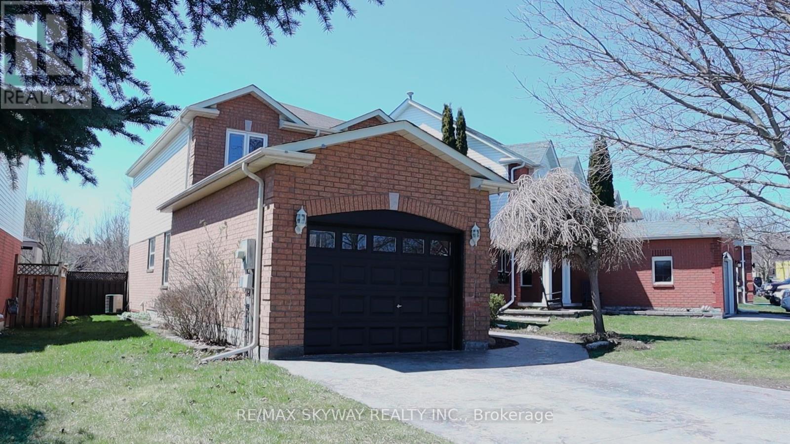 10 Elephant Hill Dr, Clarington, ON L1C 4M5