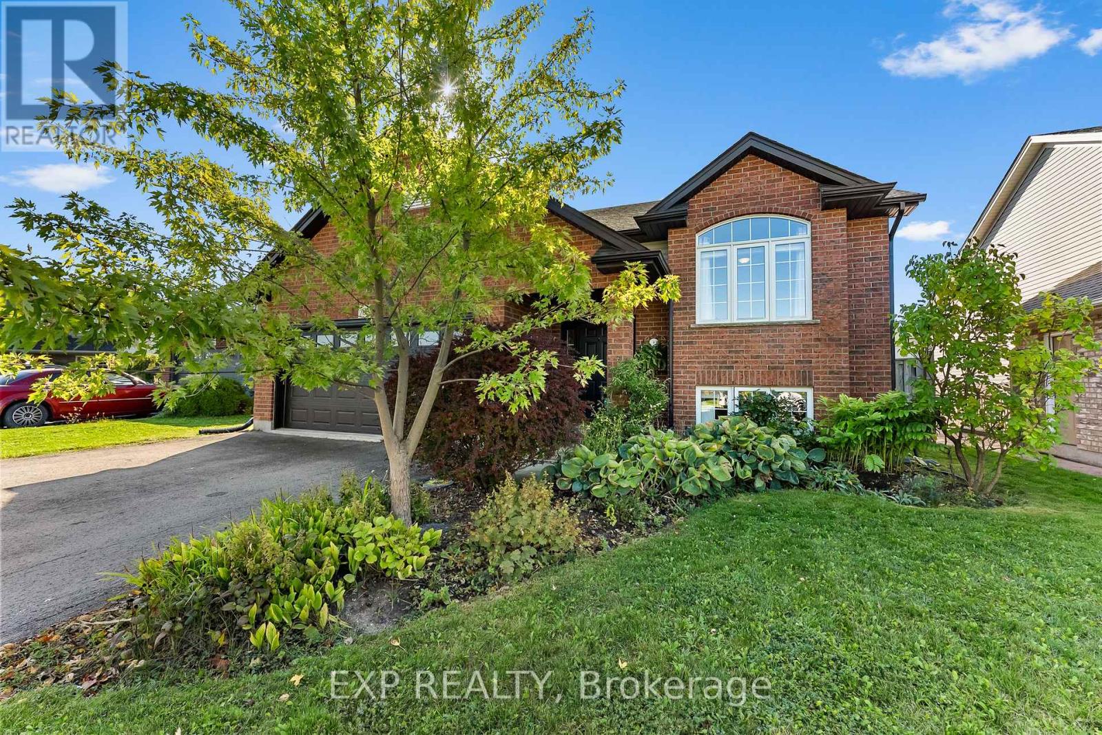 8 Lindan St, West Lincoln, ON L0R 2A0