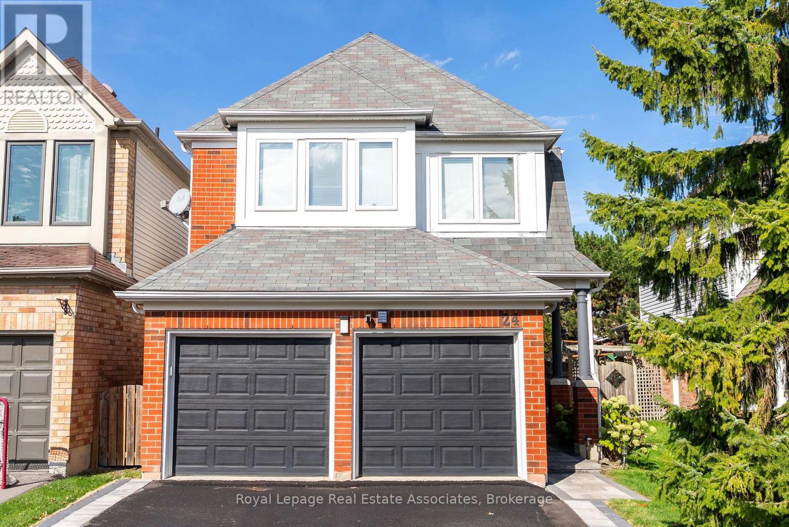 24 Spinning Ln, Whitby, ON L1P 1M8