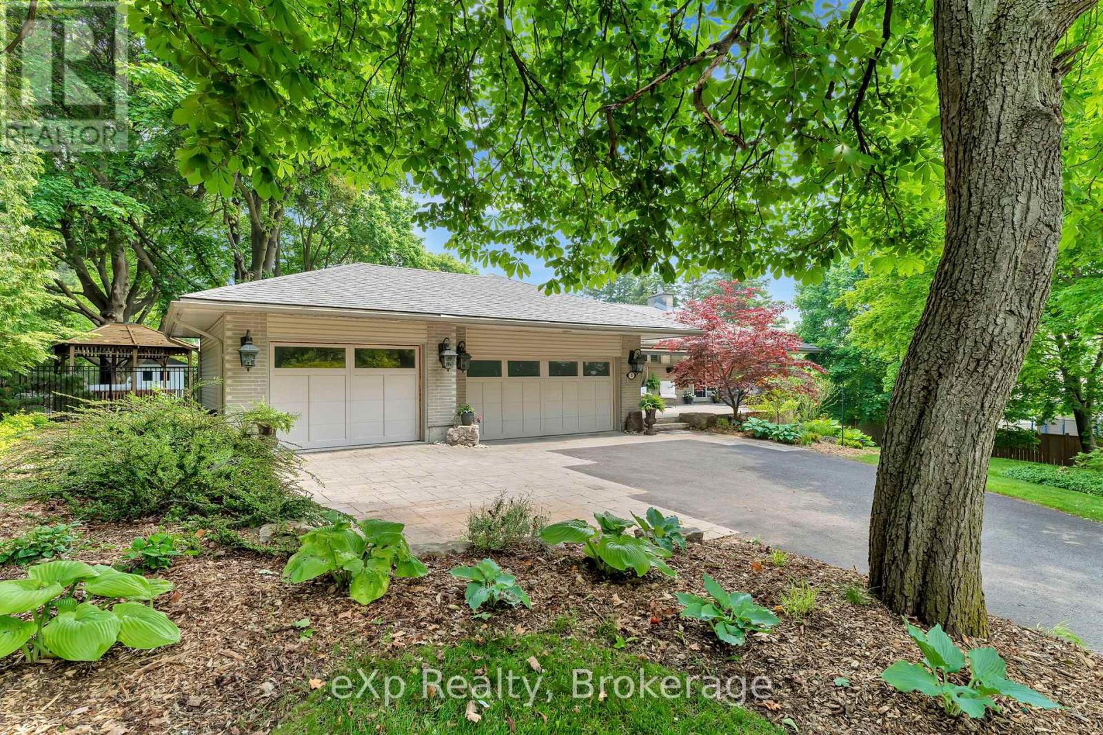 5 Orchard Cres, Guelph, ON N1E 1W9