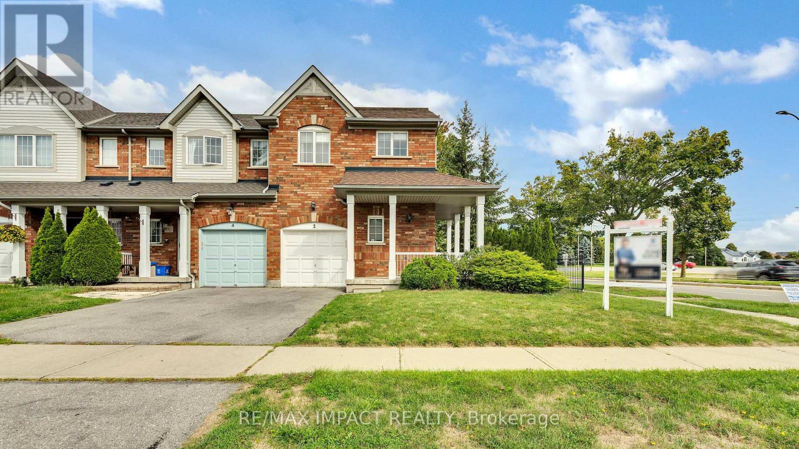 2 Plantation Ct N, Whitby, ON L1P 1R2