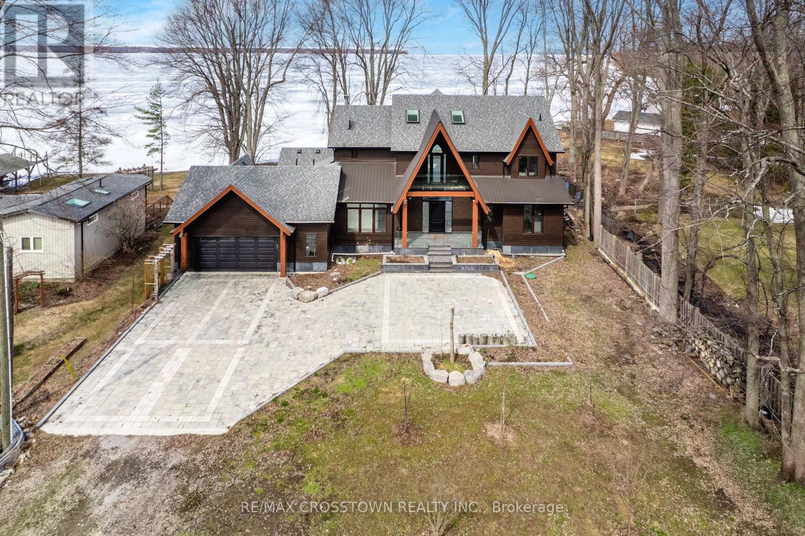 178 Moores Beach Rd, Georgina, ON L0E 1N0