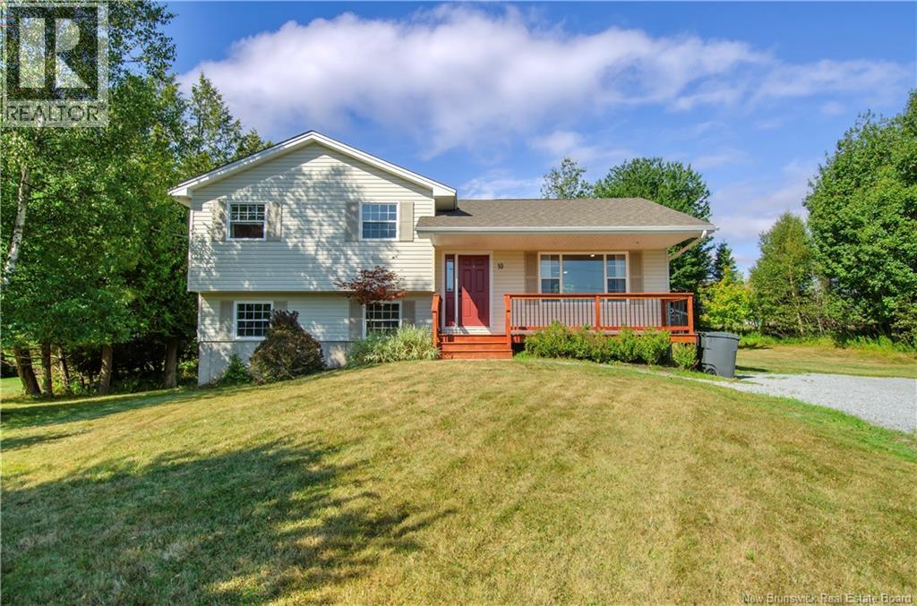 10 Chilkoot Ct, Quispamsis, NB E2E 6C2