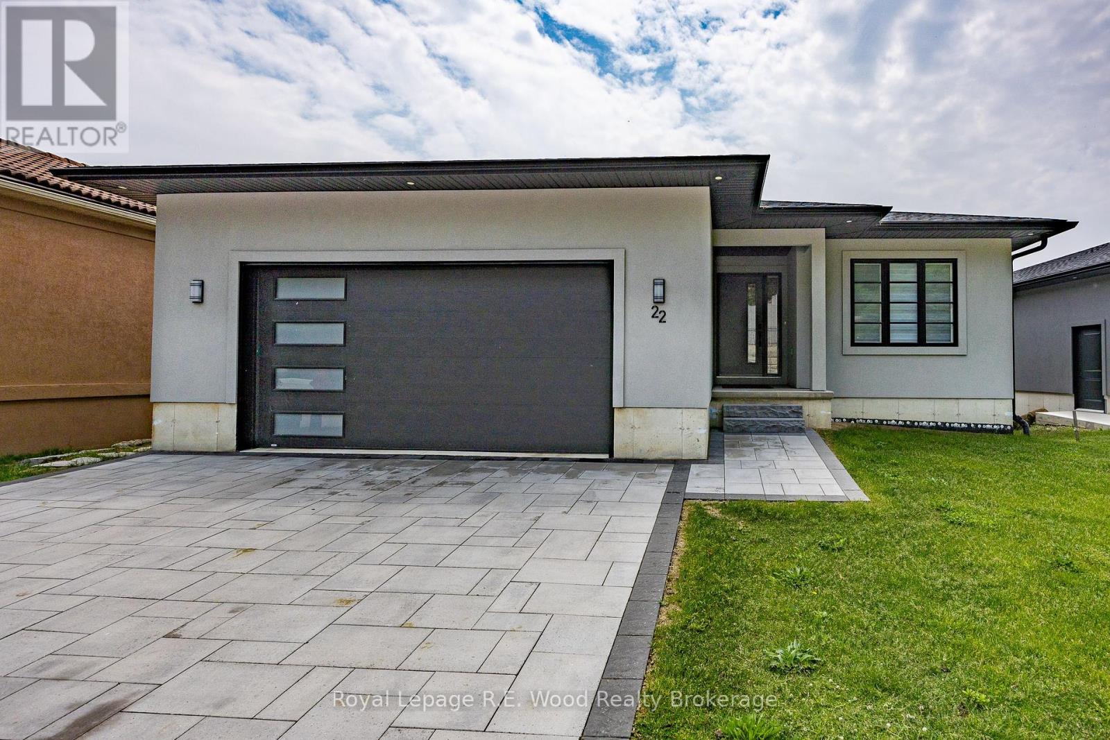 22 5 John Pound Rd, Tillsonburg, ON N4G 5X3
