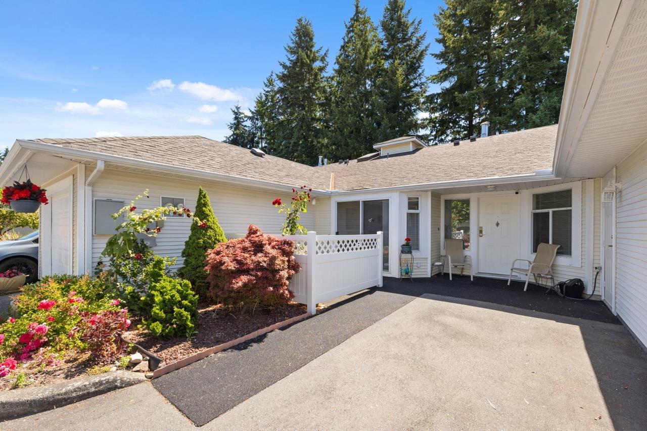 2460 156 Street Unit 110, Surrey, BC V4P 1C8