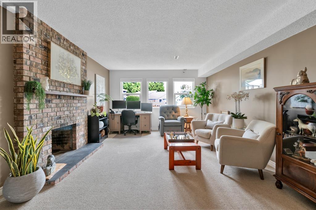 121 Avenue Unit 19360 #b, Pitt Meadows, BC V3Y 1J4