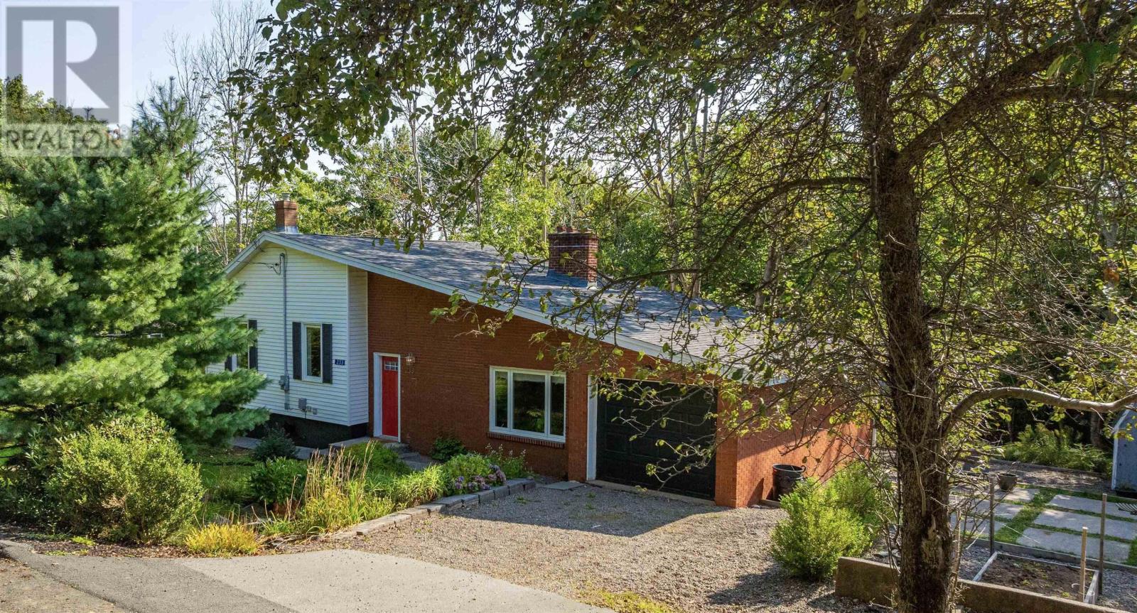 233 High St, Bedford, NS B4A 1M7