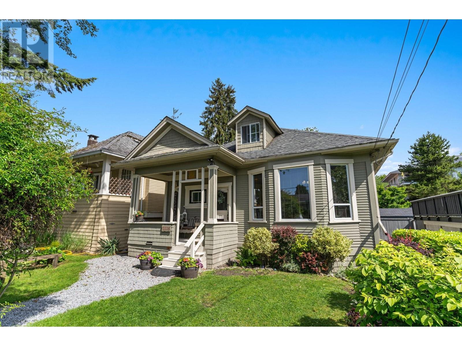 2235 Hawthorne Ave, Port Coquitlam, BC V3C 1W5