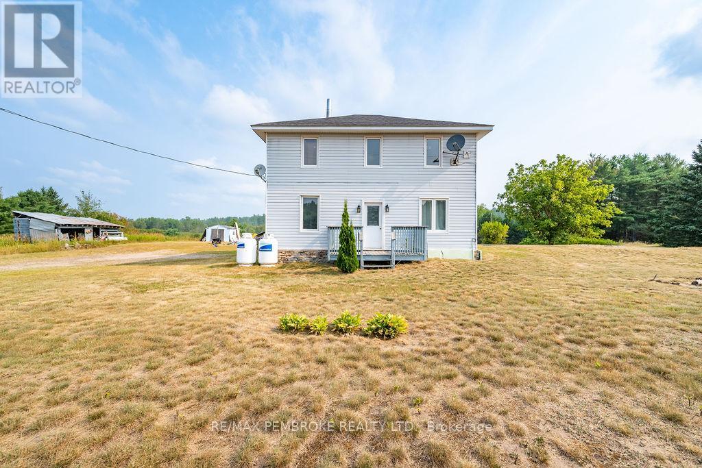 1298 Black Bay Rd, Petawawa, ON K8H 2W8