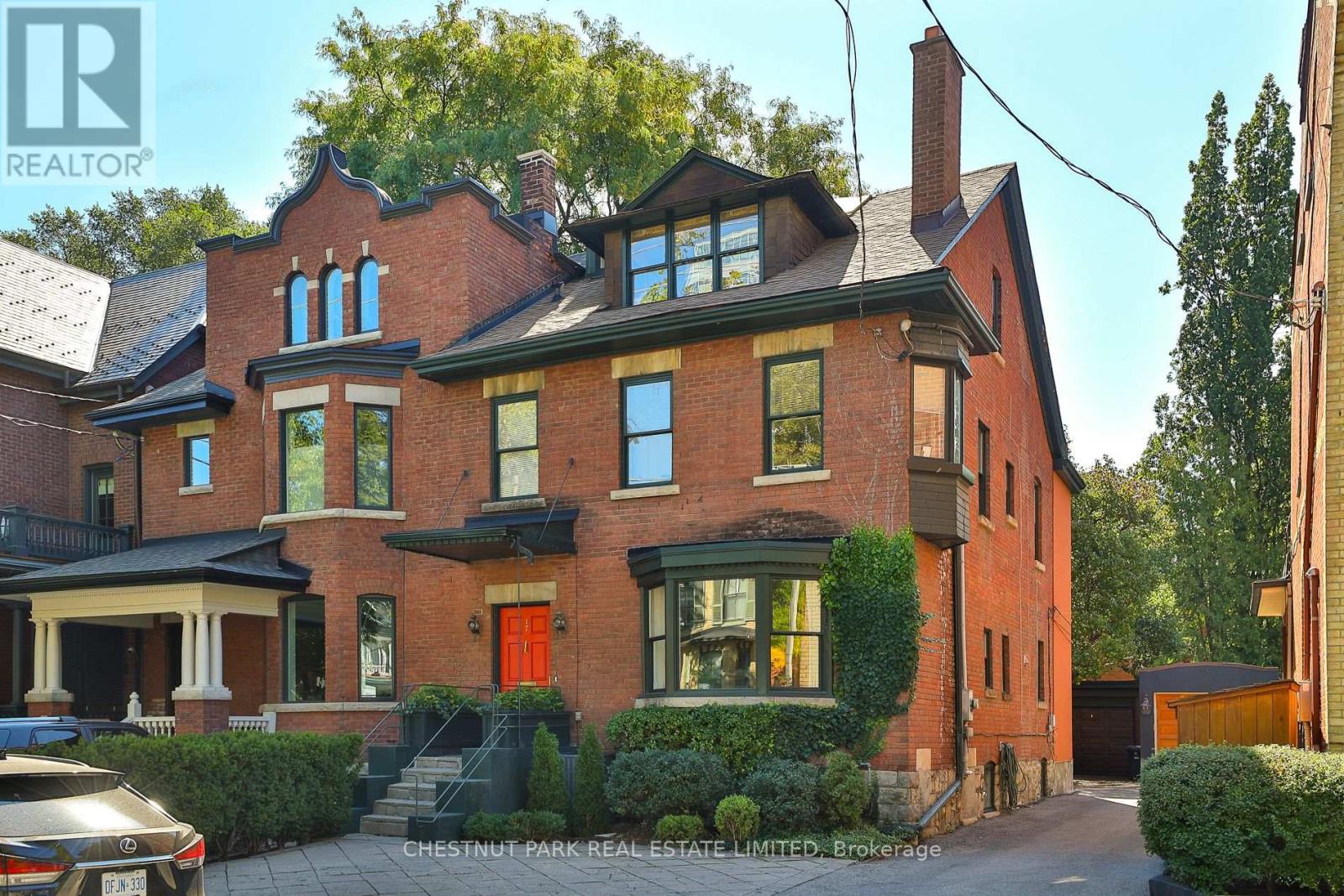 17 Bernard Ave, Toronto, ON M5R 1R3