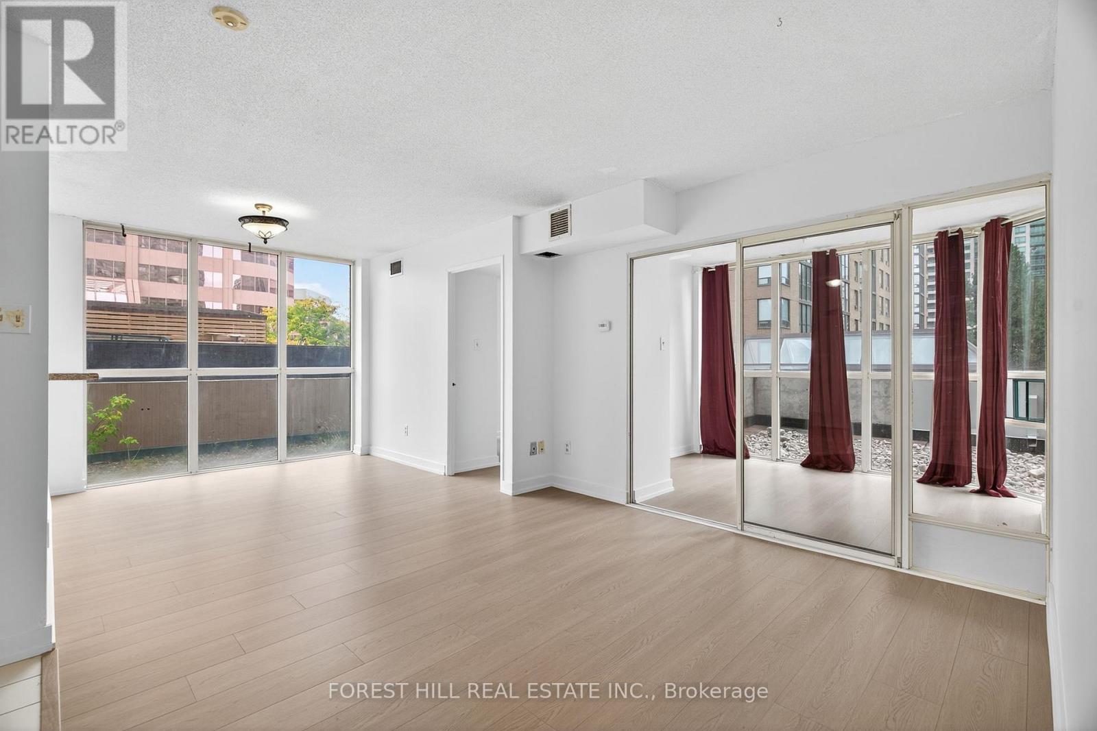 210 285 Enfield Pl N, Mississauga City Centre, ON L5B 3Y6