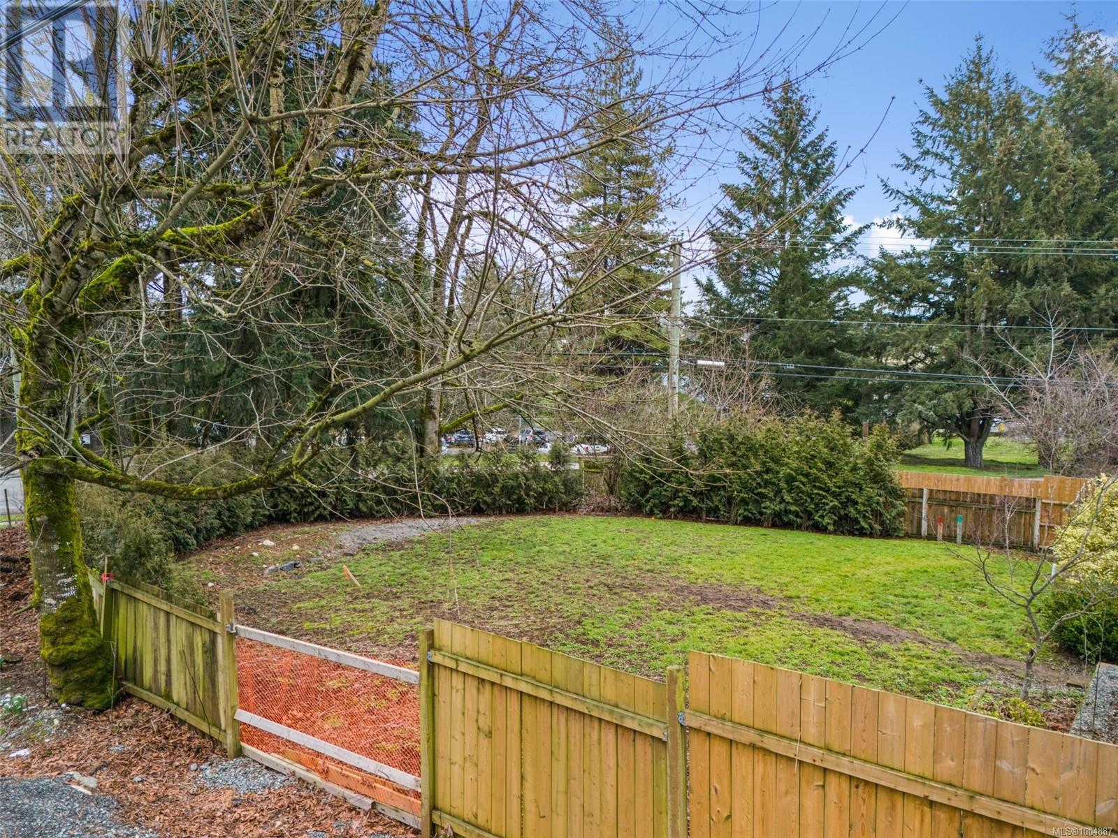 7471 Veyaness Rd, Central Saanich, BC V8M 1W2