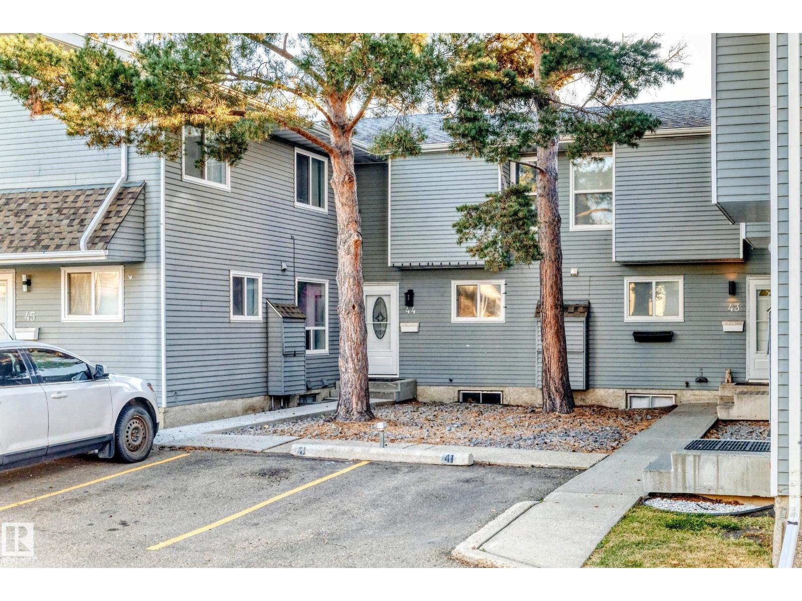 4403 Riverbend Road Northwest #unit 44, Edmonton, AB T6H 5S9