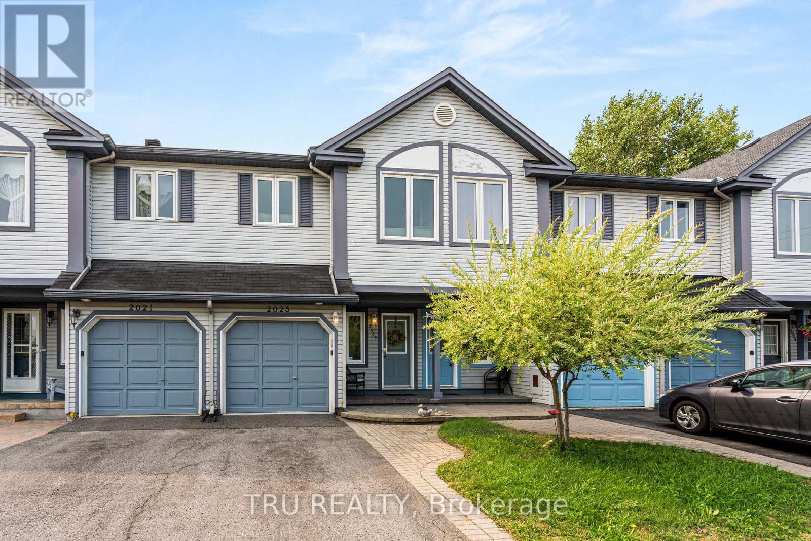 2023 Avenue O, Ottawa, ON K1G 0B1