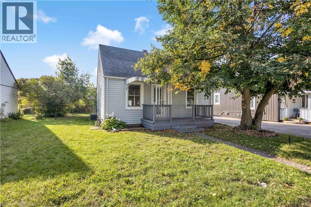 68 Dorothy St, Brantford, ON N3S 1H2