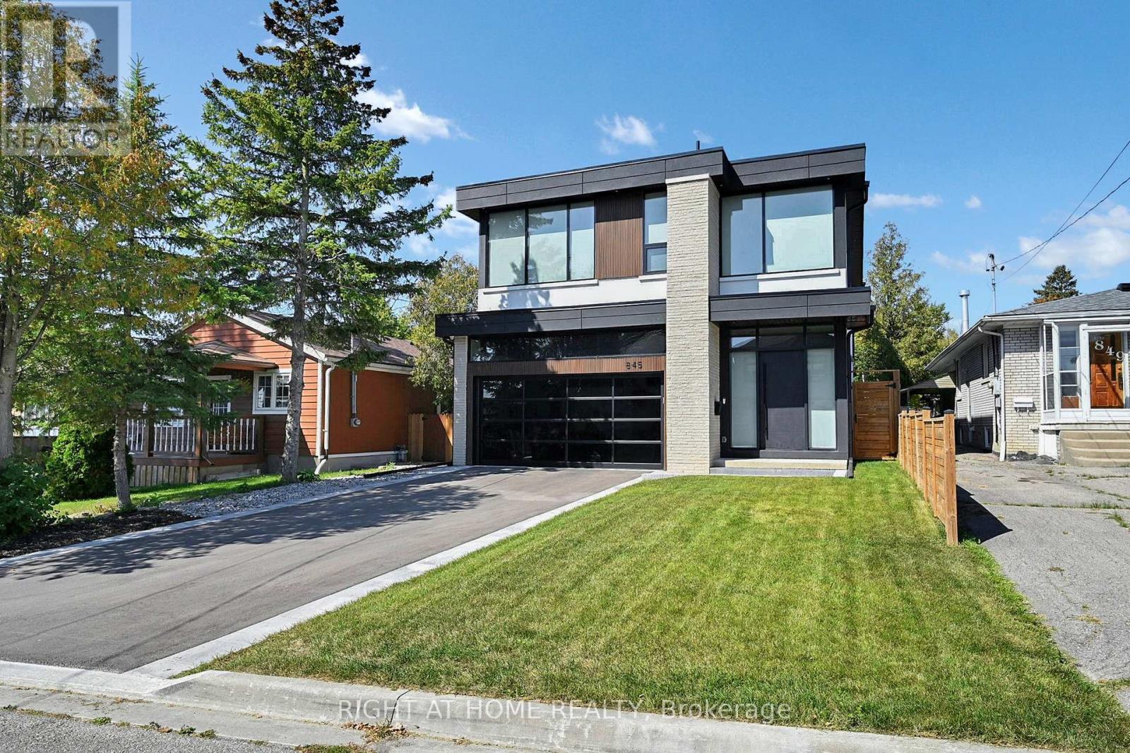 845 Seventh St, Mississauga, ON L5E 1N9