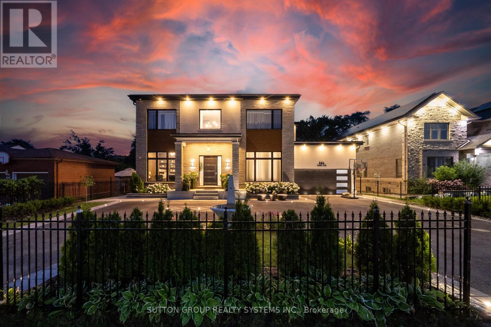 334 Third Line, Oakville, ON L6L 4A4