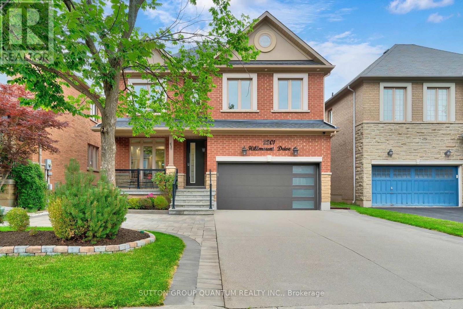 2201 Hillmount Dr, Oakville, ON L6M 0H9