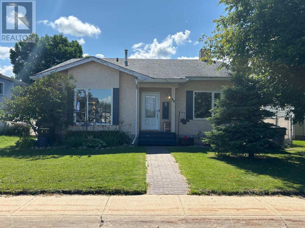 40 Graham Rd, Whitecourt, AB T7S 1B7