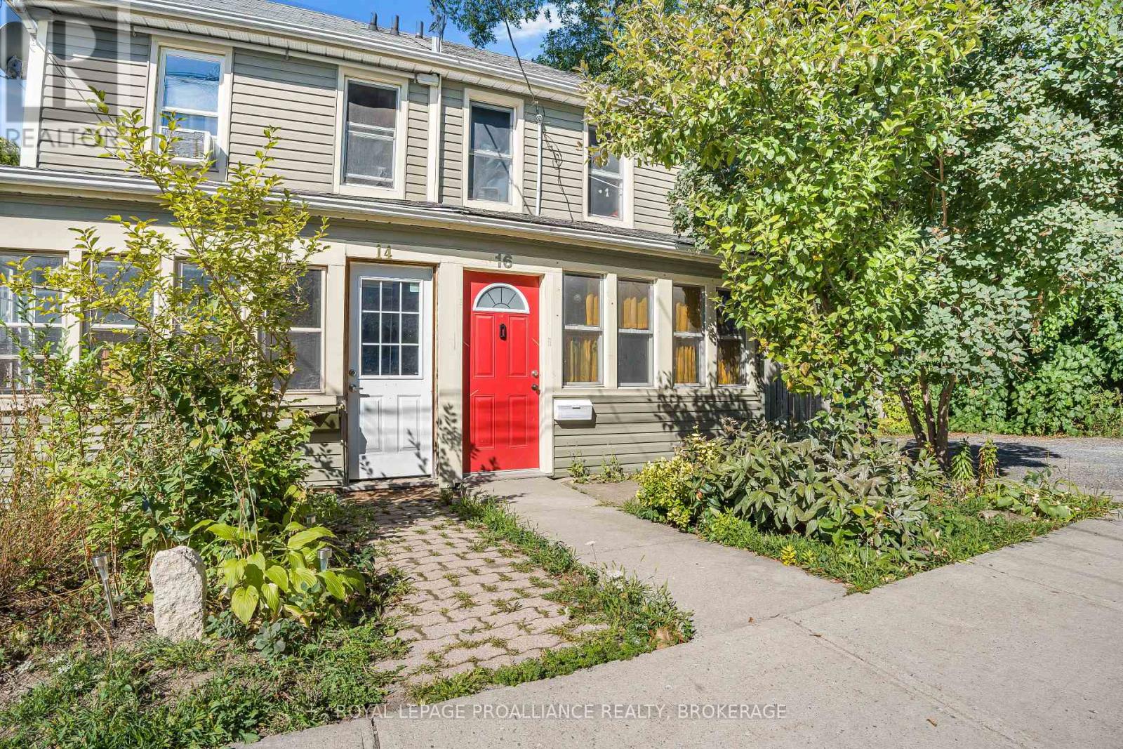 16 St Catherine St, Kingston, ON K7K 3S1