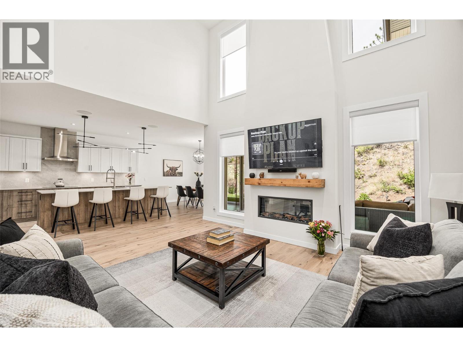 162 Echo Ridge Dr, Kelowna, BC V1V 0C9