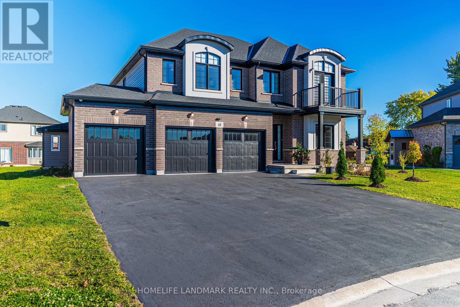 49 Monarch St, Welland, ON L3C 0E6