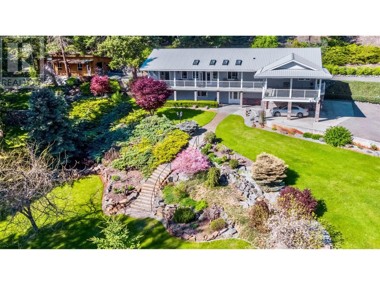 3855 Turner Rd, Tappen, BC V0E 2X1