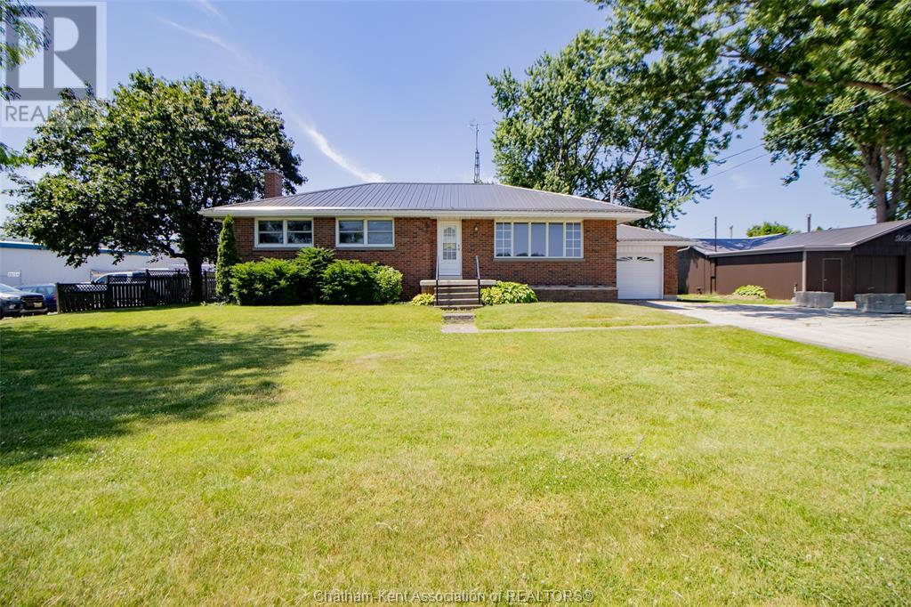 22142 Charing Cross Rd, Chatham-Kent, ON N7M 5J3